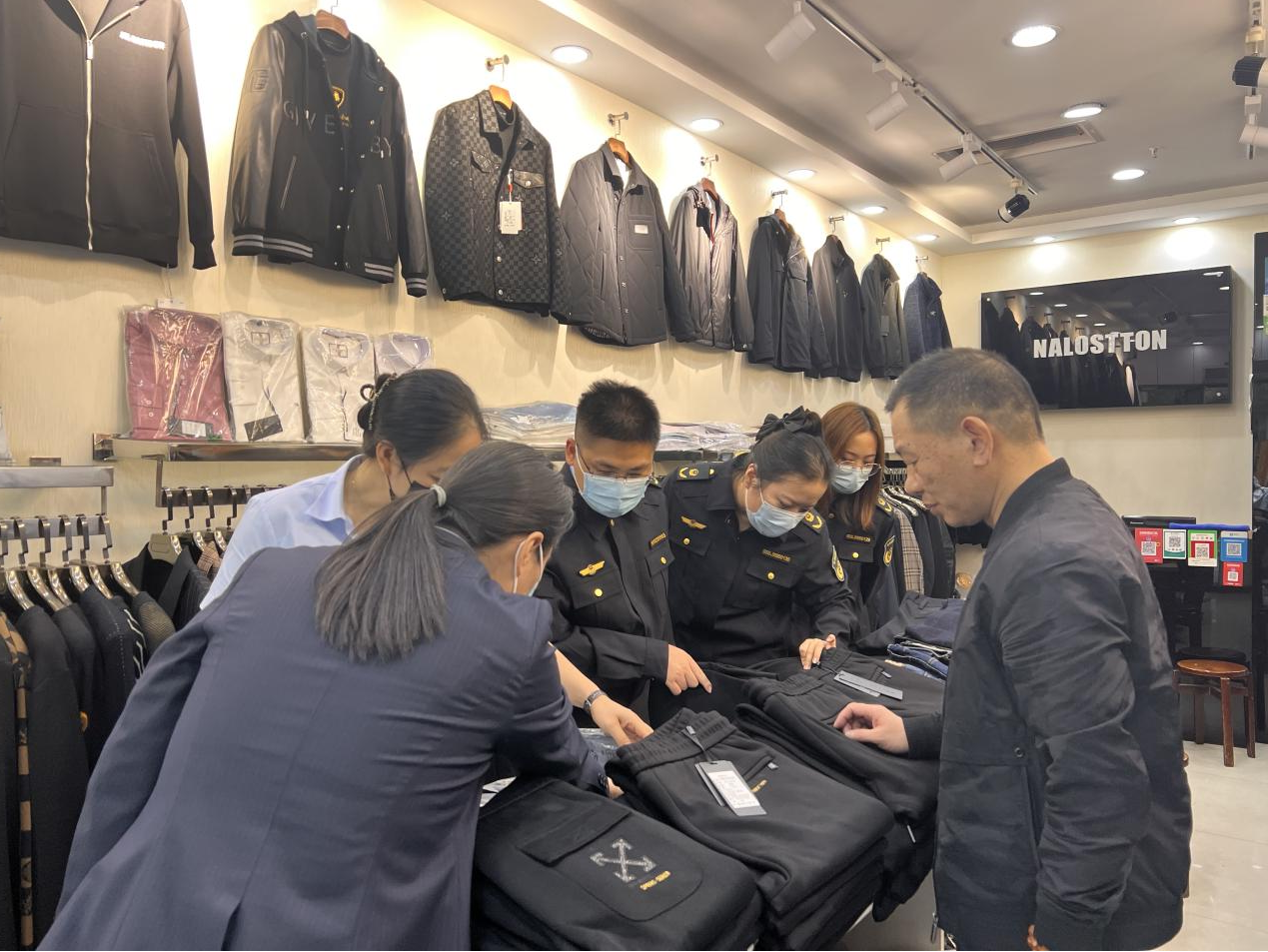 拱墅区市场监督治理局走访钱江商城发展 知识产权；ぷㄏ畈槌卸