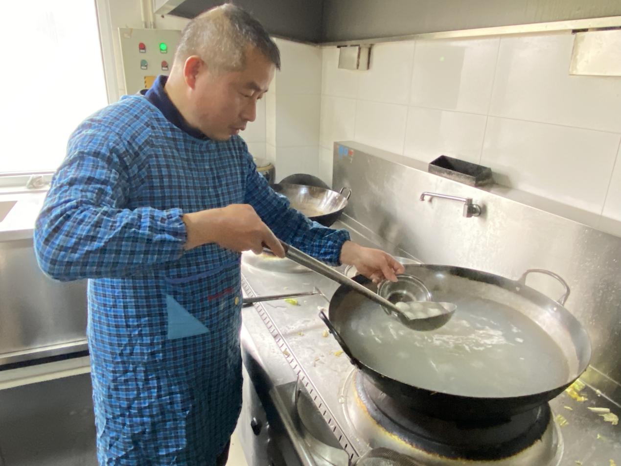 幼幼汤圆庆元宵，浓浓真情暖人心