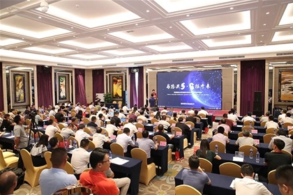 与您共5?G往开来 --杏彩精机新品面世 手艺引领5G智造