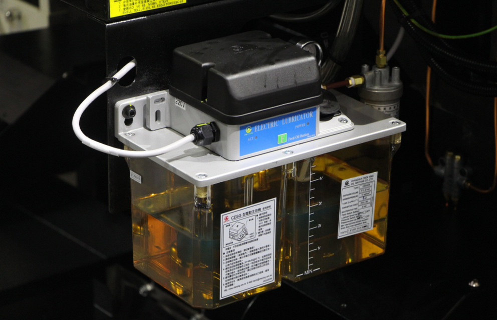 杏彩加工中心保养